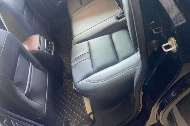 Used GAC Trumpchi GS7 2017 280T Two-Wheel Drive Luxury Model
