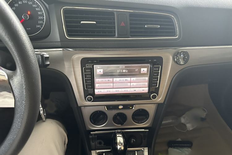 Used Volkswagen Gran Lavida 2013 1.6L Automatic Comfort Model
