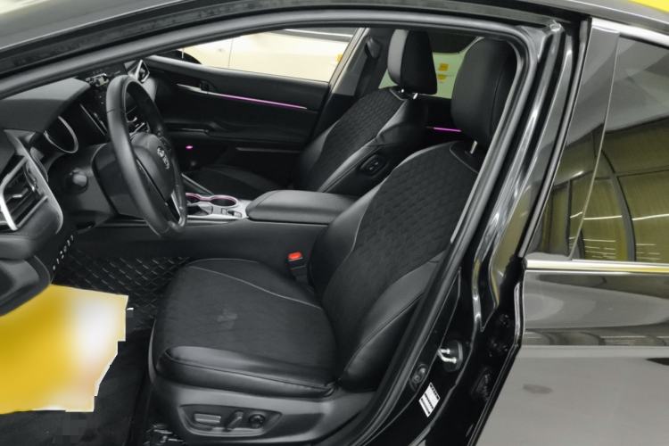 Used Toyota Camry 2021 2.0G Luxury Edition
