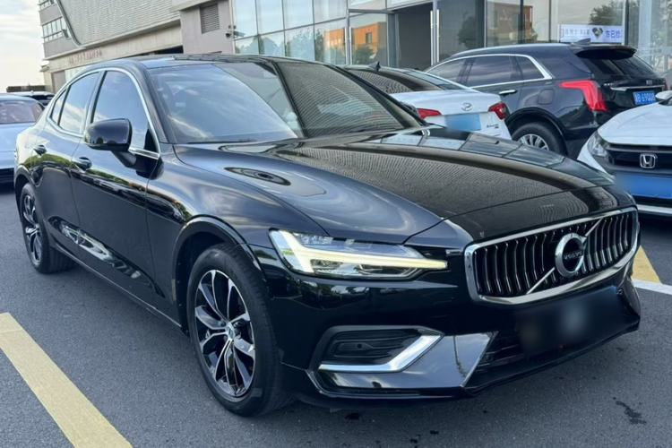 Used Volvo S60 2022 B4 Zhiyi Luxury Edition
