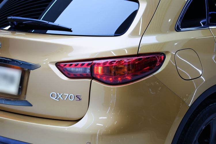 Used Infiniti QX70 2015 3.7L Shadow Edition
