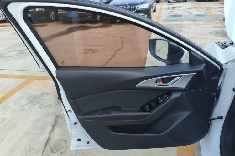 Used Mazda Mazda 3 Axela 2017 Hatchback 1.5L Automatic Luxury Model Emission Standard China V
