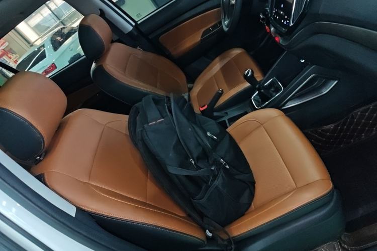 Used Oshan CX70 2016 1.6L manual luxury version
