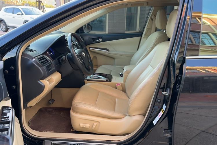 Used Toyota Camry 2015 Dual-Engine 2.5 HG Luxury Navigation Edition
