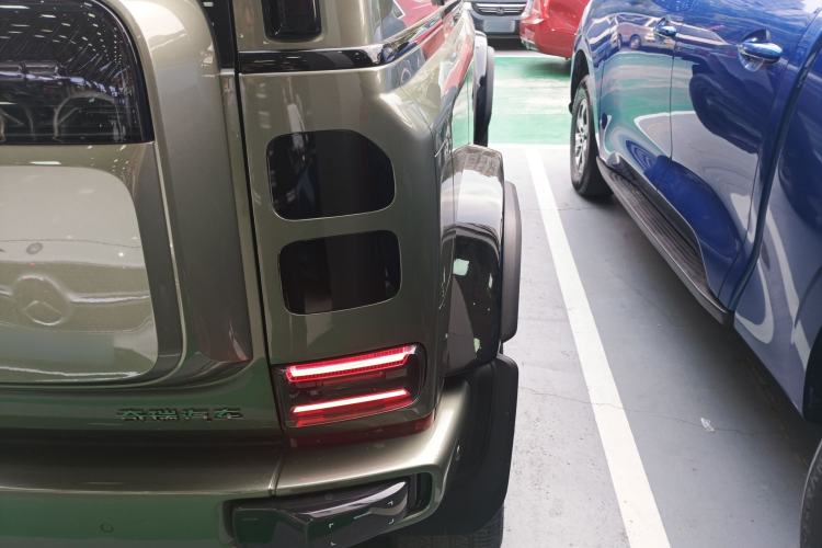 Used  V23 2025 401 Two-Wheel Drive Intelligent Driving Version
