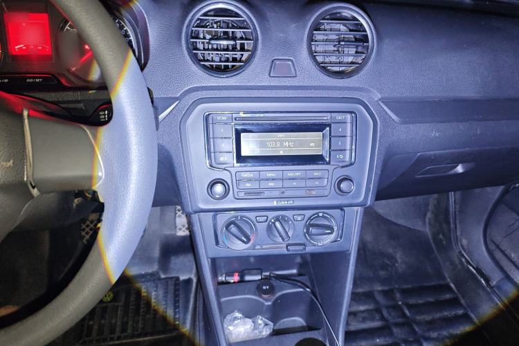 Used Volkswagen Jetta 2015 Zhuihui Edition 1.4L Manual Fashion Model
