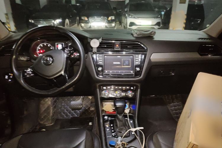 Used Volkswagen Tiguan L 2018 330TSI Automatic Two-Wheel Drive Luxury Edition
