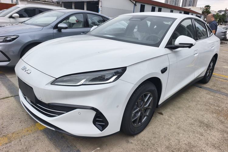 Used BYD Seal 06 New Energy 2025 DM-i Smart Drive 80KM Luxury Model
