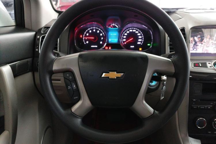 Used Chevrolet Captiva 2015 2.4L Two-Wheel Drive Urban Version 5 Seats