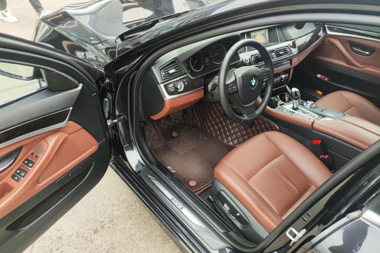 Used BMW 5 Series 2017 525Li Leading Model
