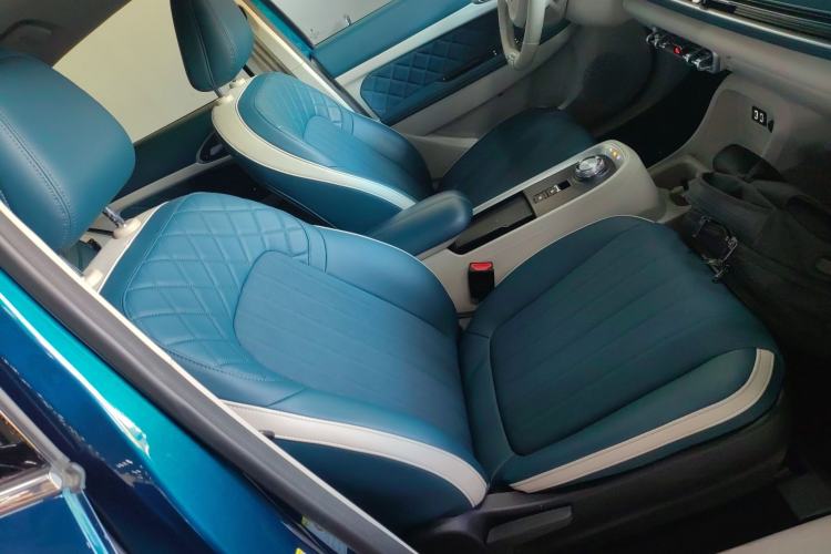 Used ORA Good Cat 2022 Morandi Edition 400km Standard Range Luxury Version Lithium Iron Phosphate