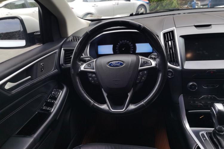 Used Ford Edge 2015 2.0T GTDi 4x4 High-Grade Model
