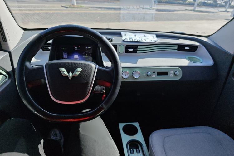 Used Wuling Hongguang MINIEV 2021 Macaron Sandwich Model 170 km Lithium Iron Phosphate
