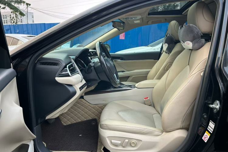 Used Toyota Camry 2018 2.0G Luxury Edition
