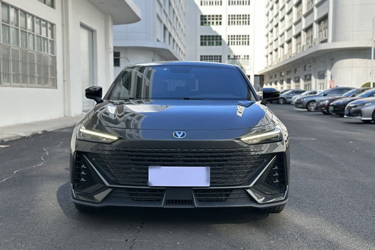 Used Changan UNI-V 2022 1.5T Prestige Version
