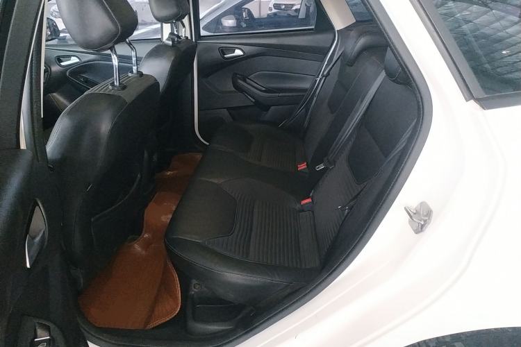 Used Ford Focus 2015 Hatchback 1.6L Automatic Fashion Edition