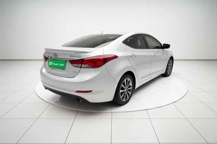Used Hyundai Elantra (5th Generation / Langdong) 2016 1.6L Automatic Smart Version