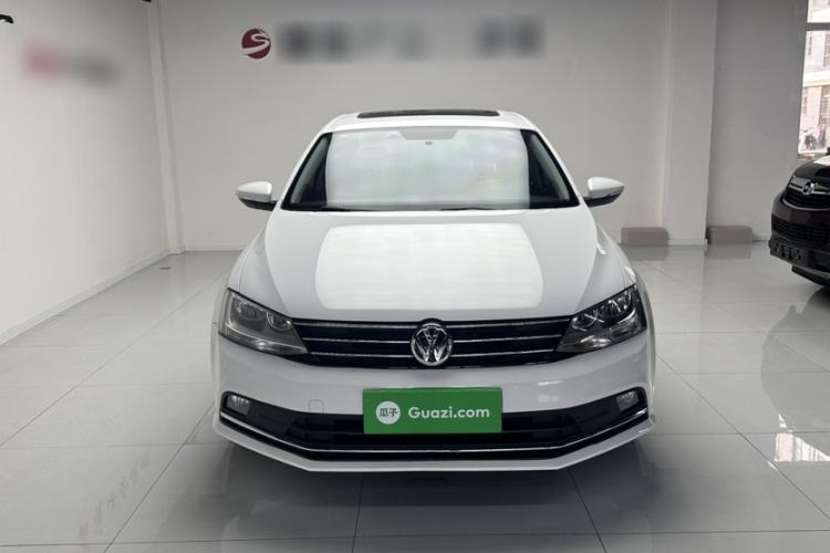 Used Volkswagen Sagitar 2015 230TSI Automatic Comfort Version
