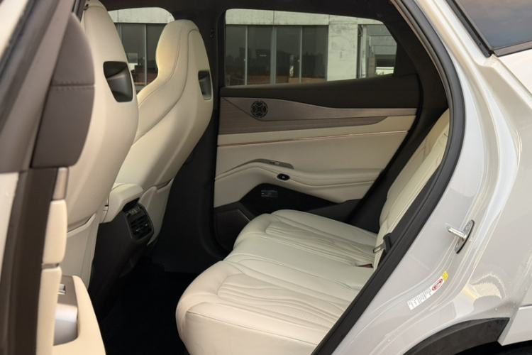 Used Denza N7 2023 with Ultra-Long Range
