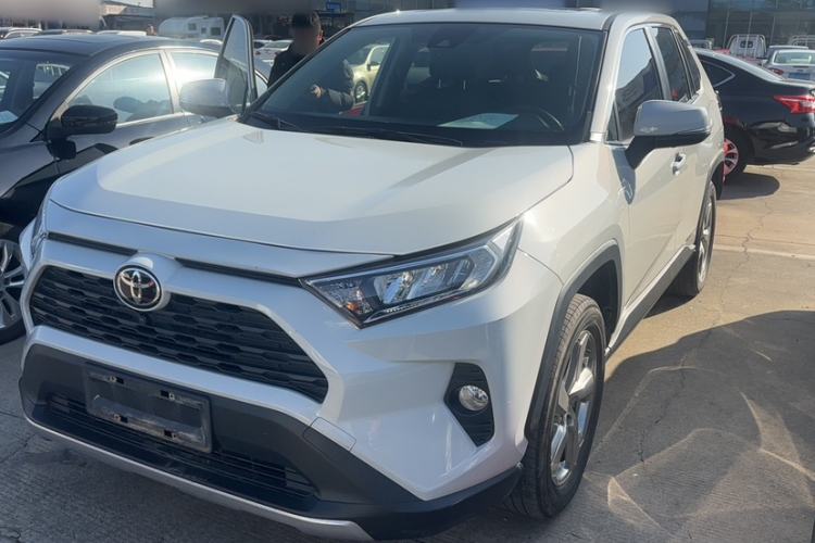 Used Toyota RAV4 2022 2.0L CVT Two-Wheel Drive Fashion Edition