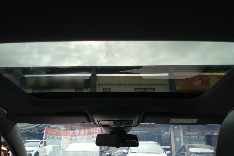 Used Volkswagen Golf 2025 Facelift 300TSI R-Line
