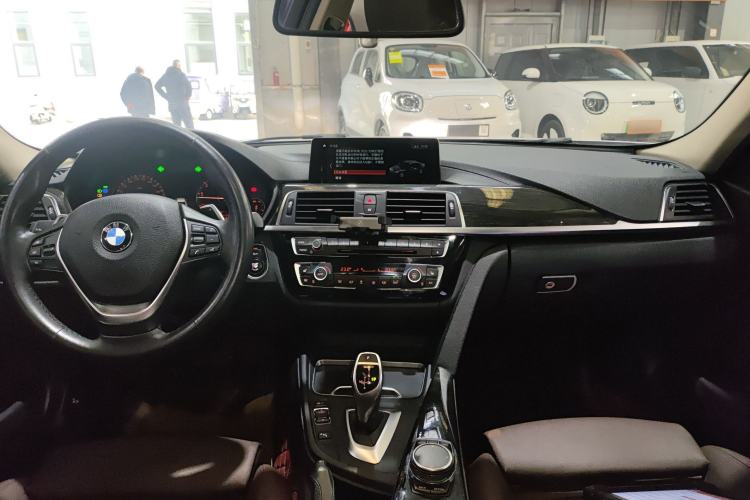 Used BMW 3 Series 2018 320Li Leading Luxury Package
