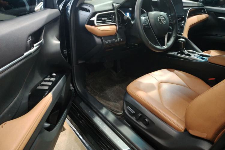 Used Toyota Camry 2023 2.0G Luxury Edition