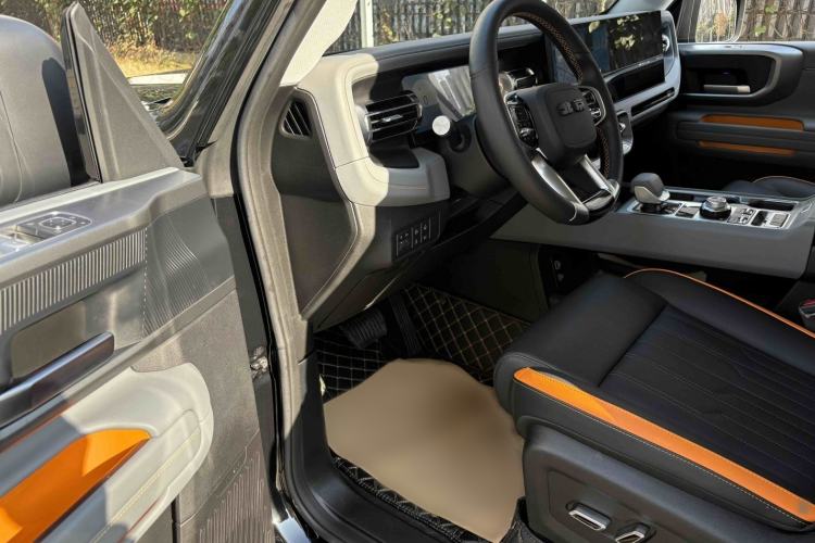 Used  BJ40 2024 2.0T All-New Urban Hunter Edition Chivalrous Style