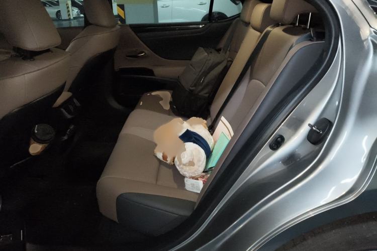 Used Lexus ES 2023 200 Excellence Edition
