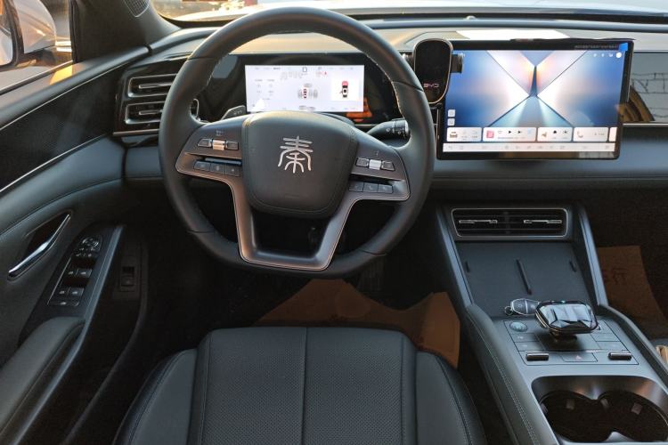 Used BYD Qin L 2025 DM-i Smart Drive 80KM Leading Model