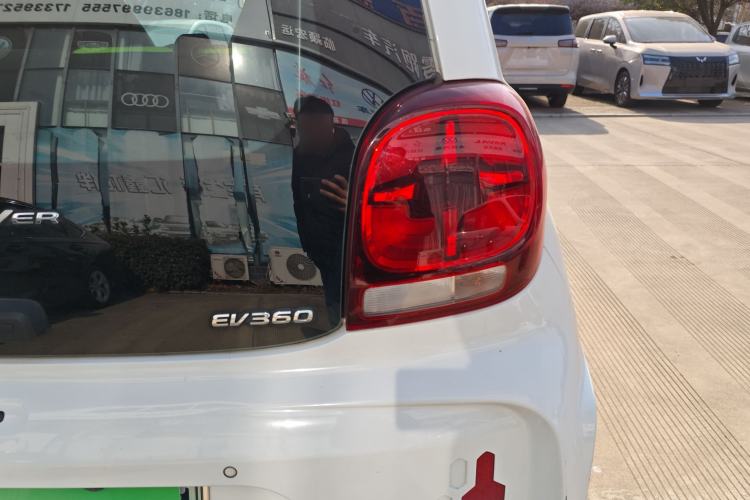 Used Roewe Clever 2021 302 km New Four-Seater Super-Efficient Version
