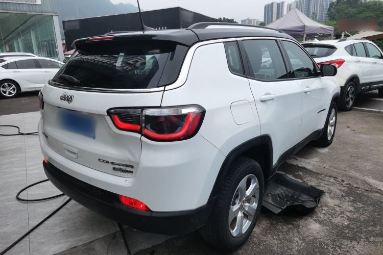 Used  Compass 2019 200T Automatic Family Edition - Connected Large Screen Version
