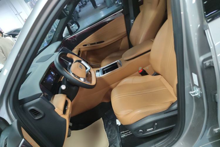 Used  L7 2025 EM-i 115km Exploration+ Edition