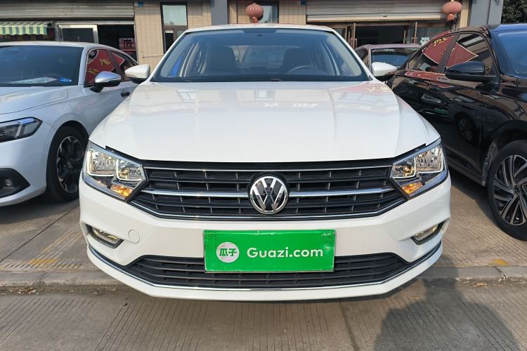 Used Volkswagen Bora 2016 1.6L manual Comfort trim level