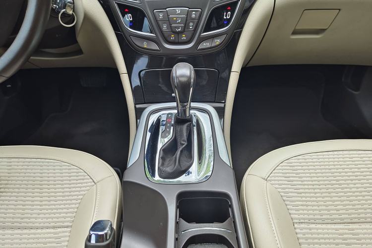 Used Buick Regal 2015 2.0L Leading Fashion Edition
