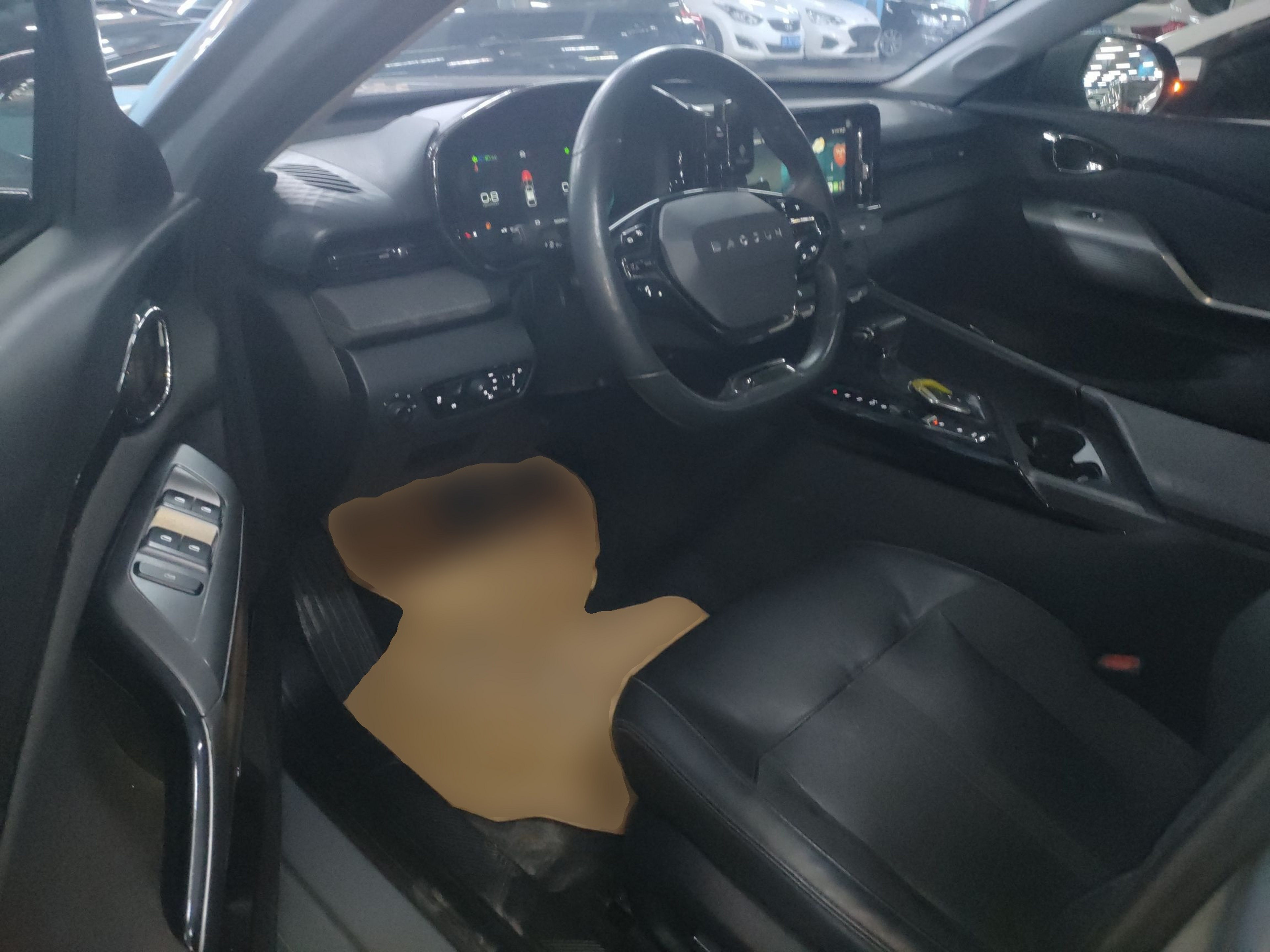 Переднее сиденье в автомобиле