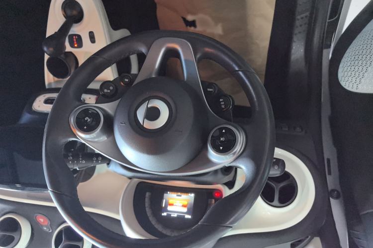 Used  fortwo 2015 1.0L 52 kW Hardtop Passion Edition
