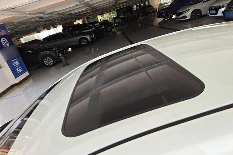 Used Toyota Corolla 2016 Dual-Engine 1.8L E-CVT Elite Edition
