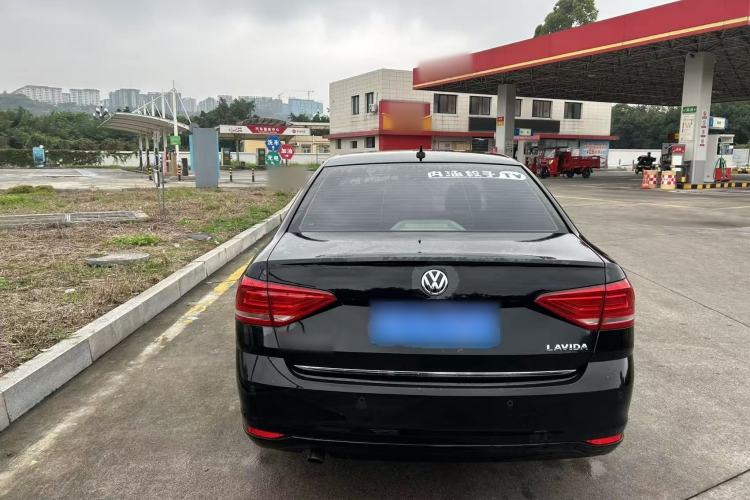 Used Volkswagen Lavida 2015 1.6L Manual Comfort Edition
