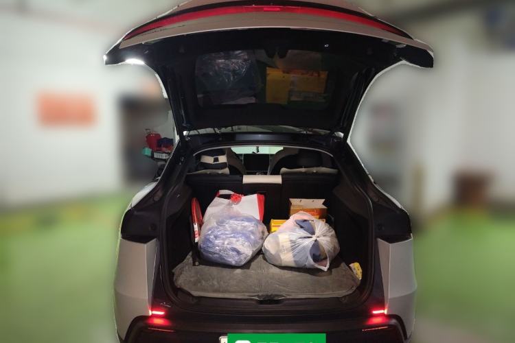 Used Tesla Model Y 2025 Rear-Wheel-Drive Version
