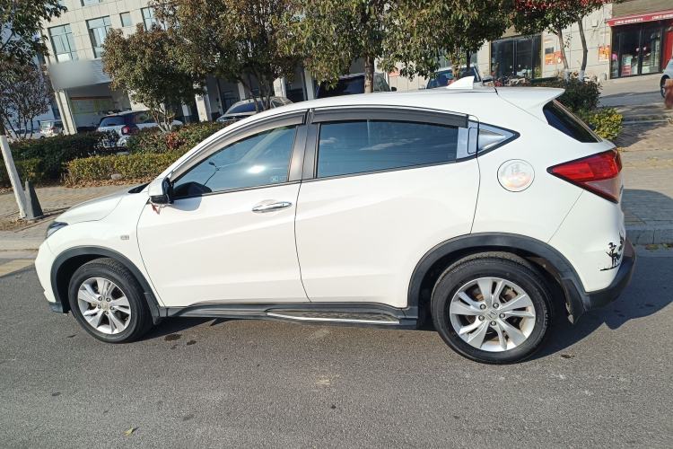 Used Honda Vezel 2015 1.5L manual two-wheel drive Comfort trim level
