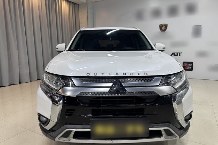 Used Mitsubishi Outlander 2019 2.0L Two-Wheel Drive Comfort Edition 5 Seats China VI Standard
