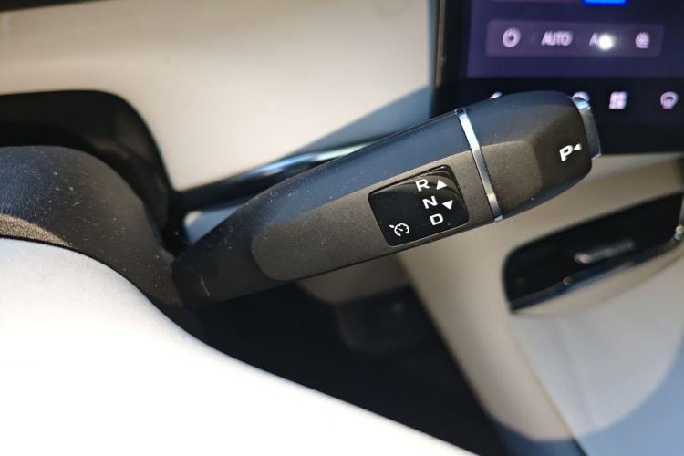 Used  Q07 2025 215 Flagship PLUS