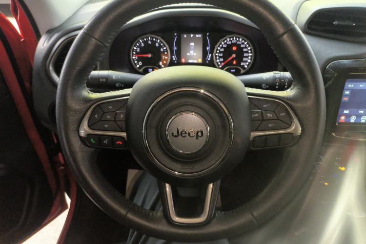 Used  Renegade 2019 220T Automatic Elite Edition
