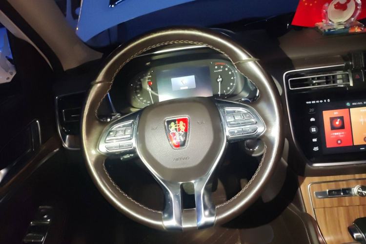 Used Roewe RX8 2018 30T Smart Connectivity Two-Wheel Drive Flagship Edition