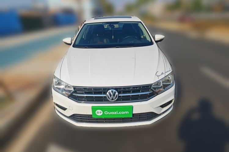 Used Volkswagen Bora 2016 1.6L manual Comfort trim level
