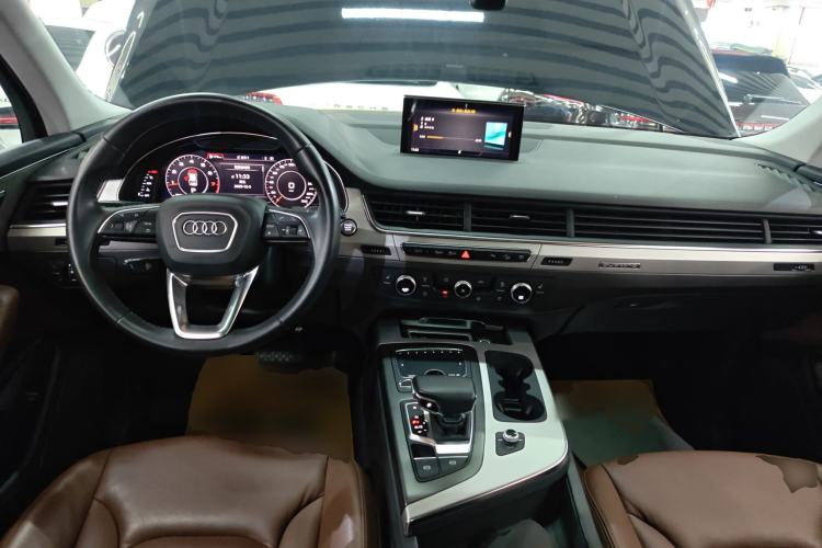 Used Audi Q7 2019 45 TFSI Comfort Model
