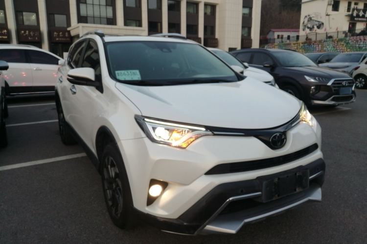 Used Toyota RAV4 2018 2.5L Automatic 4x4 Elite i Edition
