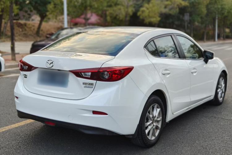 Used Mazda Mazda 3 Axela 2016 Sedan 1.5L Manual Comfort Model
