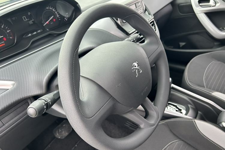 Used Peugeot 2008 2015 1.6L Automatic Playcool Edition
